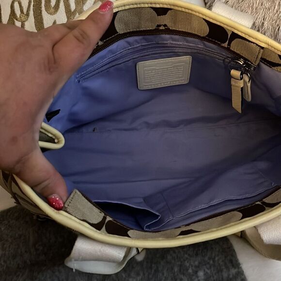 Coach Daisy Signature canvas tote Purse - Picture 8 of 10